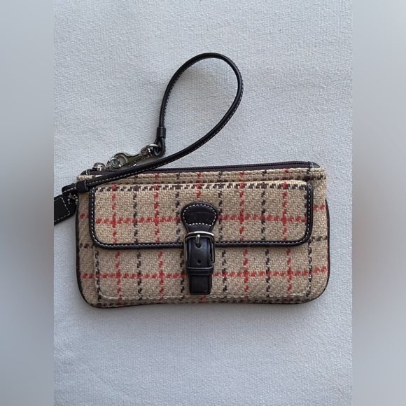 Coach wool wristlet. - Picture 3 of 16